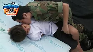 হট কুগার পাশের বাড়ি ...