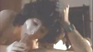কালো স্টাফ মধ্যে হাস ...