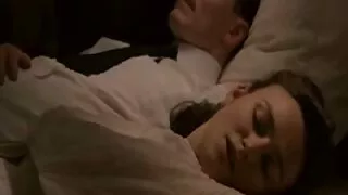 অতৃপ্ত স্বর্ণকেশী চু ...