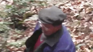 কাম-আসক্ত স্বর্ণকেশী ...